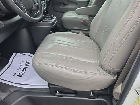 Used 2016 GMC Savana 2500 RWD image 13