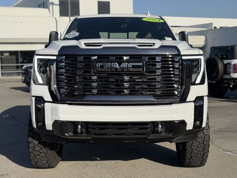 Used 2024 GMC Sierra 2500 Denali Ultimate image 2