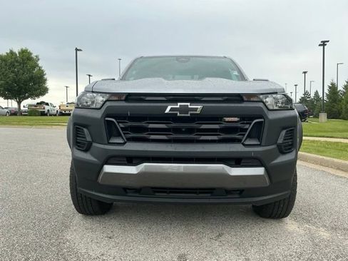 Used 2023 Chevrolet Colorado Trail Boss w/ Technology Package AWD/4WD image 8
