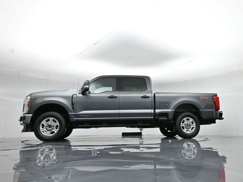 New 2026 Ford F250 XLT w/ FX4 Off-Road Package image 7