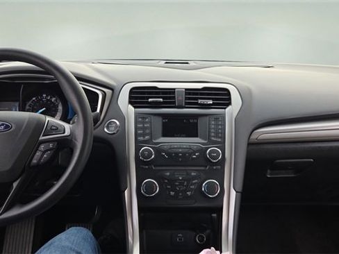 Used 2018 Ford Fusion S image 24