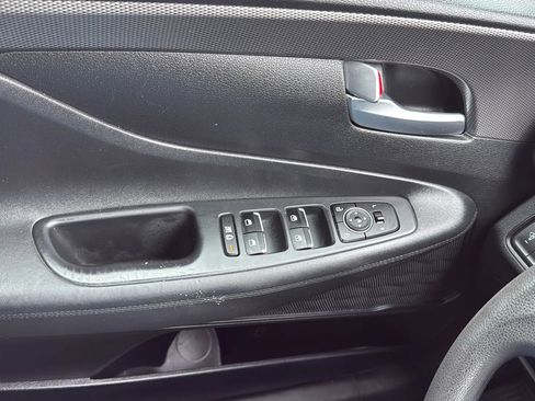 Used 2020 Hyundai Santa Fe SEL image 19