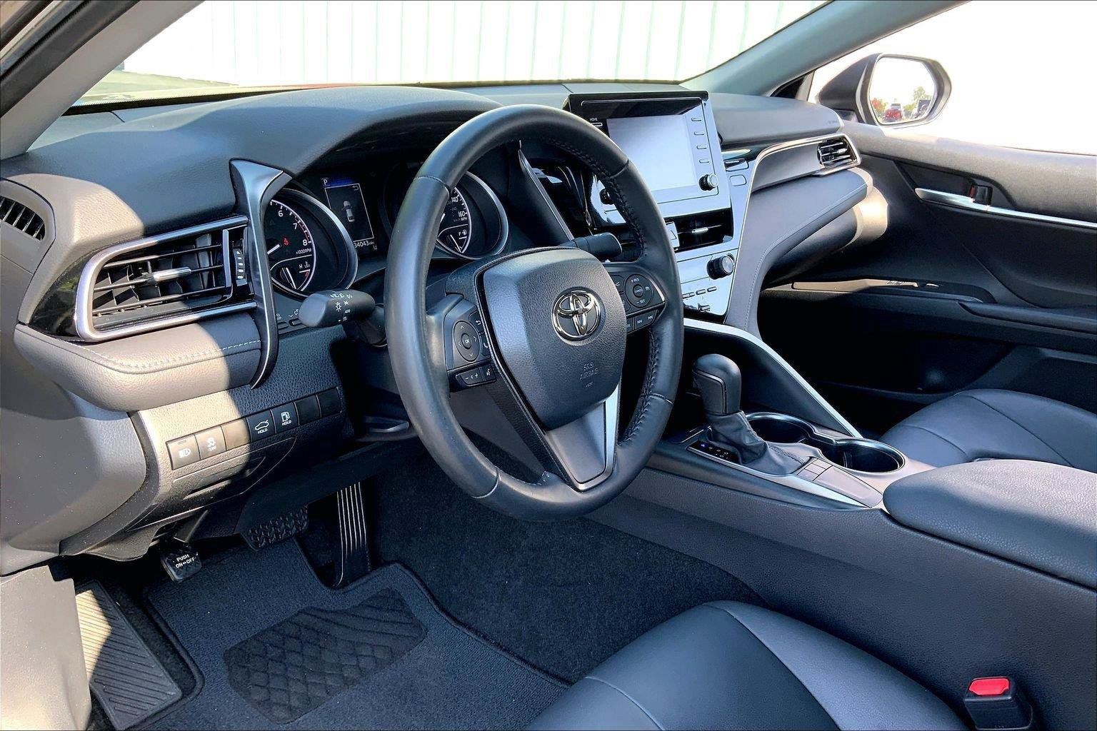 Used 2023 Toyota Camry SE FWD image 12