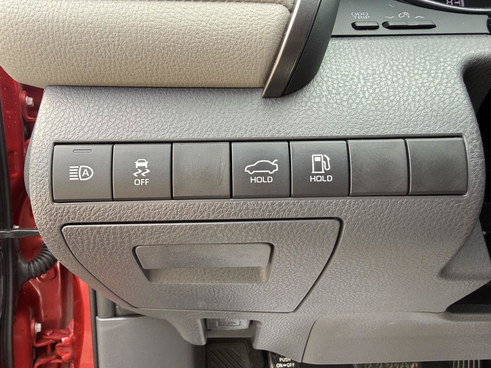 Used 2019 Toyota Camry SE w/ Audio Package FWD image 9