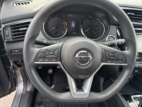 Used 2020 Nissan Rogue Sport SV image 12