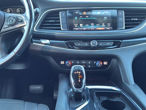 Used 2019 Buick Enclave Essence FWD image 17