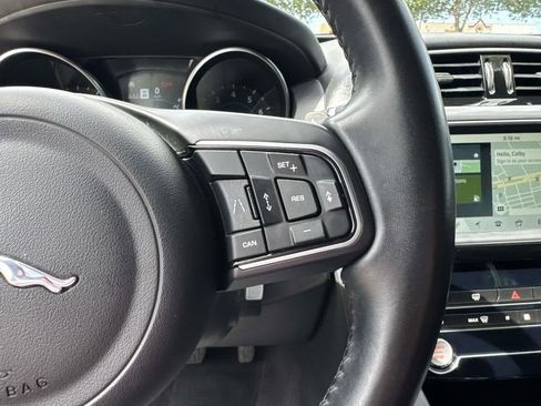 Used 2020 Jaguar F-PACE Premium image 26