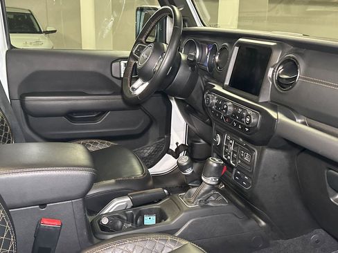 Used 2021 Jeep Wrangler Unlimited Sahara image 12