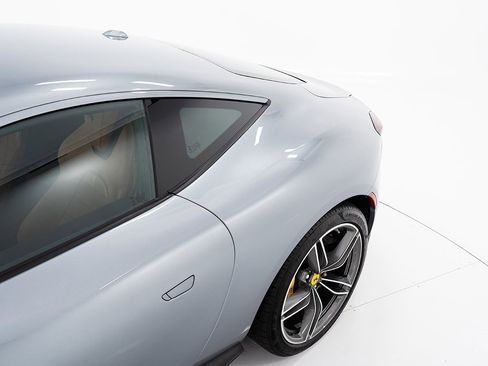Used 2022 Ferrari Roma image 35