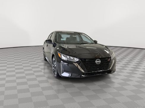 Certified 2025 Nissan Sentra SR w/ SR Premium Package image 3