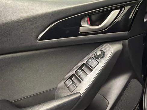 Used 2015 MAZDA MAZDA3 i Touring image 28