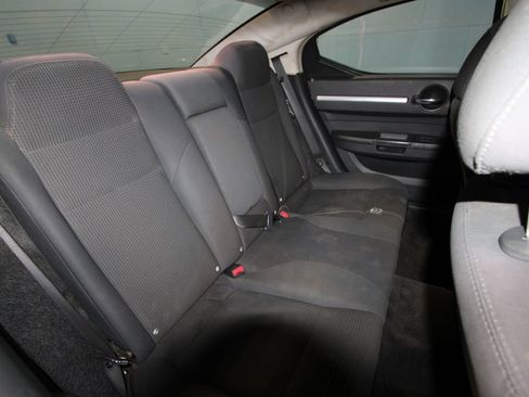 Used 2010 Dodge Charger SXT RWD image 18