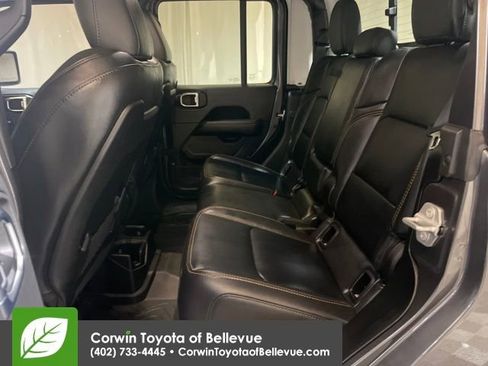 Used 2025 Jeep Gladiator Sport image 23