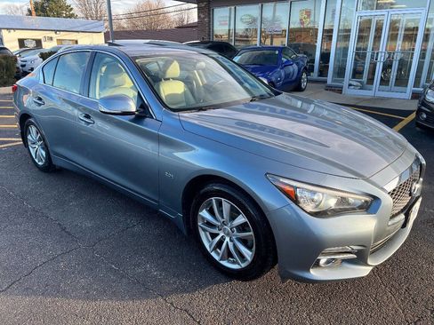 Used 2017 INFINITI Q50 Premium w/ 2.0T Premium Plus Package image 4