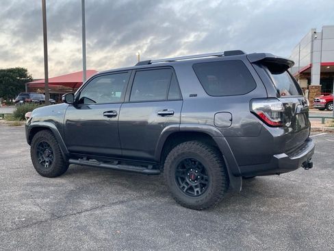 Used 2022 Toyota 4Runner SR5 Premium w/ Moonroof Package RWD image 6