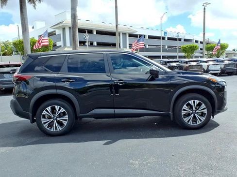 Used 2022 Nissan Rogue SV image 15