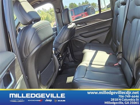 New 2025 Jeep Grand Cherokee Limited w/ Black Appearance Package image 8