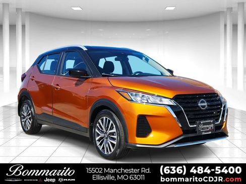 Used 2024 Nissan Kicks SV image 1