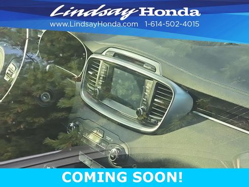 Used 2017 Kia Sorento LX w/ LX Convenience Package image 18