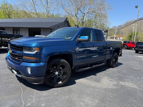 Used 2017 Chevrolet Silverado 1500 LT w/ All Star Edition image 43