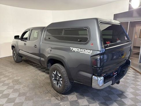 Used 2022 Toyota Tacoma TRD Off-Road AWD/4WD image 6
