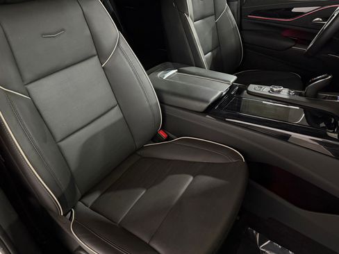 Used 2023 Cadillac Escalade Sport w/ LPO, ONYX Package AWD/4WD image 42