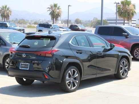 Certified 2025 Lexus UX 300h FWD image 21