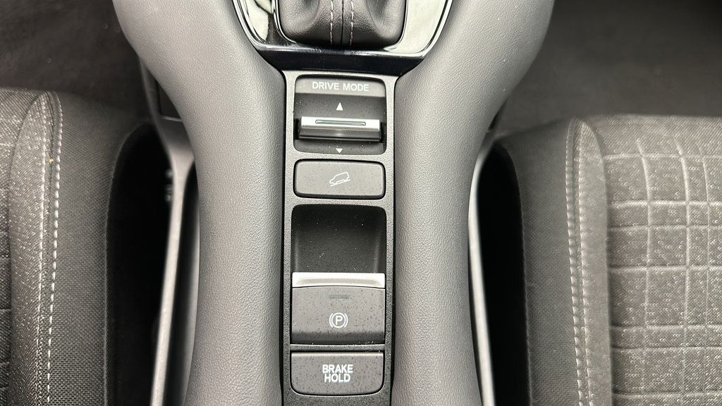 Used 2025 Honda HR-V LX image 19
