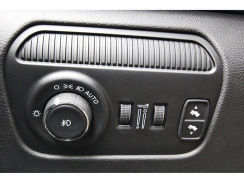 Used 2023 Jeep Wagoneer 2WD image 24