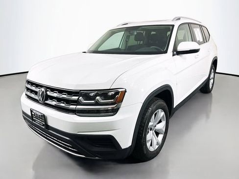 Used 2018 Volkswagen Atlas Launch Edition FWD image 3