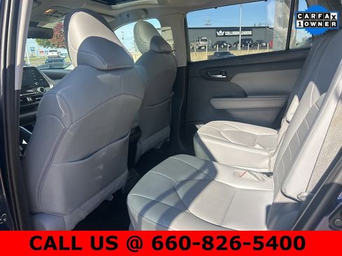 Certified 2021 Toyota Highlander XLE image 21