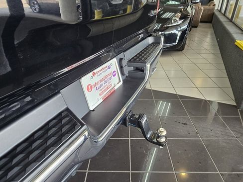 Used 2019 RAM 1500 Laramie AWD/4WD image 39