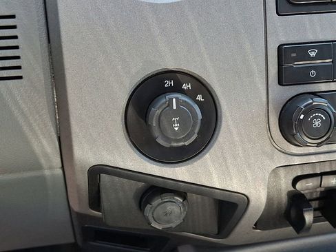 Used 2012 Ford F250 XLT w/ XLT Interior Pkg AWD/4WD image 30