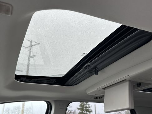 Certified 2016 GMC Acadia SLT w/ Premium Edition image 38