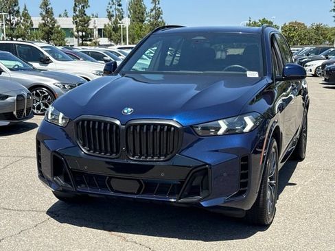 Used 2024 BMW X5 sDrive40i w/ M Sport Package RWD image 3