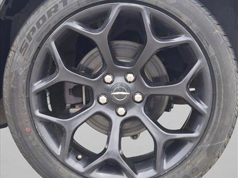 Used 2019 Chrysler 300 S image 23