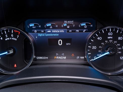 Used 2020 Ford Expedition XLT w/ Equipment Group 202A image 25