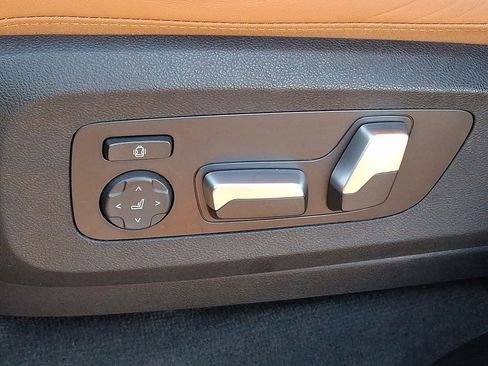 Used 2024 BMW X5 xDrive40i w/ Executive Package image 10