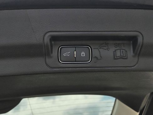 Used 2025 Ford Explorer Active RWD image 10
