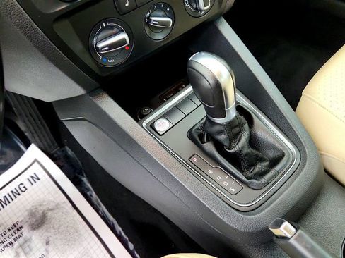Used 2017 Volkswagen Jetta SE FWD image 16