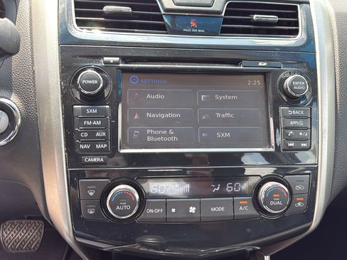 Used 2014 Nissan Altima 2.5 SL w/ Technology Package FWD image 24