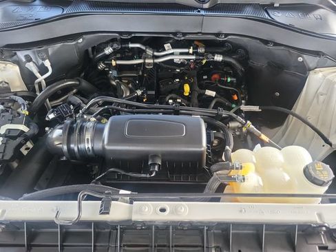 Used 2023 Ford Explorer XLT RWD image 30