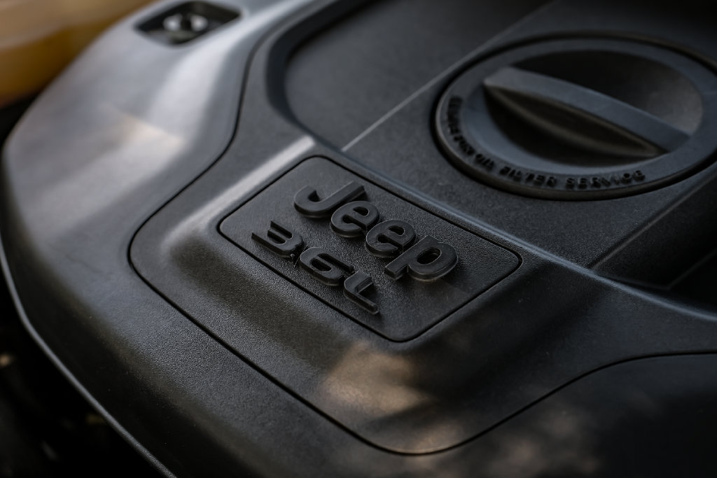 Used 2023 Jeep Grand Cherokee Overland AWD/4WD image 66