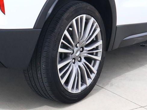 Used 2024 Cadillac XT4 Premium Luxury FWD image 12