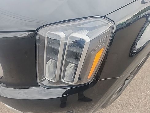 Used 2024 Kia Telluride EX w/ EX Captain's Chair Package FWD image 5