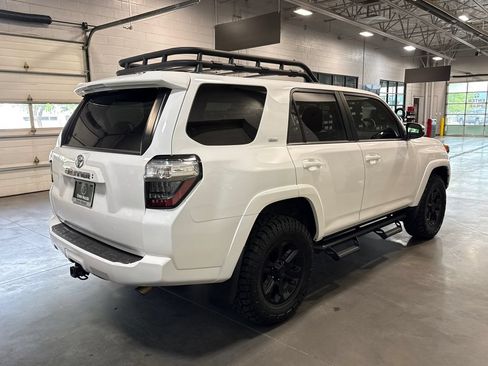Used 2023 Toyota 4Runner SR5 Premium w/ Moonroof Package AWD/4WD image 4