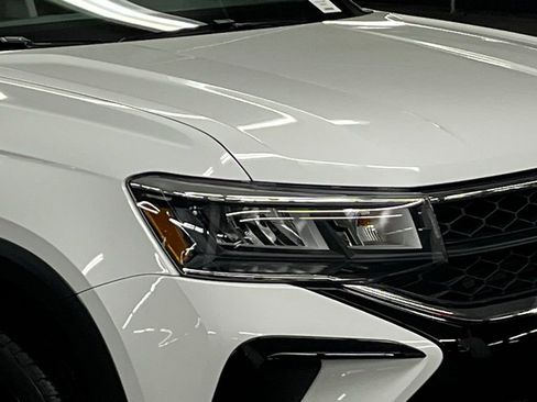 Used 2023 Volkswagen Taos SE image 42