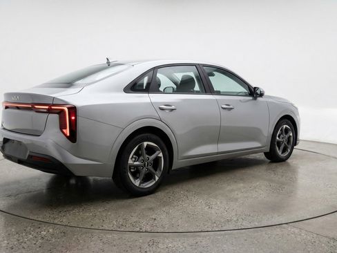 Used 2025 Kia K4 LXS image 9