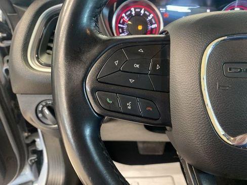 Used 2022 Dodge Challenger SXT image 13