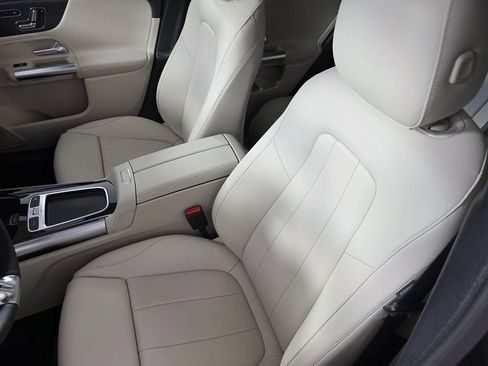 New 2026 Mercedes-Benz GLA 250 image 8